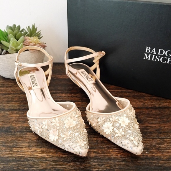 badgley mischka iris kitten heel slingback pump